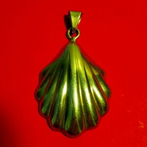 Vintage 925 Sterling Silver Seashell Pendent
